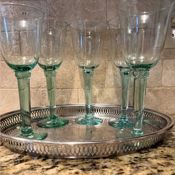 Hand Blown Mexican Long Stem Vintage Wine Glasses Set of 5. Light Sea-foam Green - Picture 5 of 5